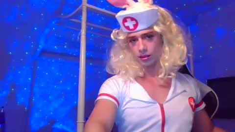 pinkpillbambi online show from 13, 1, 2025