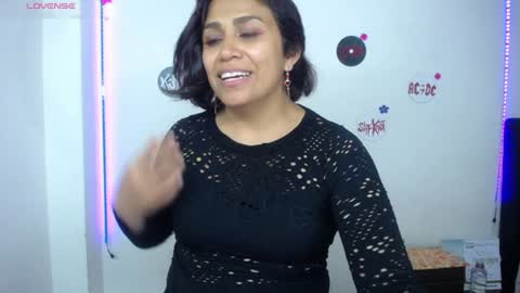Snapshot of pinky_pinky_ chatting on 6, 7, 2026 VIOLETA LOPEZ online show from 6, 7, 2026