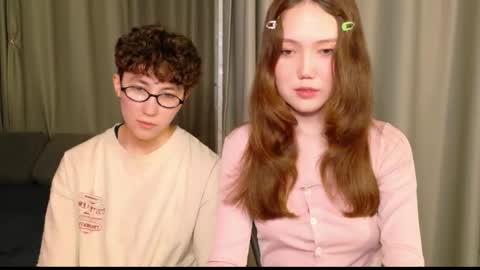 Li long hair and Ru short hair online show from 30, 5, 2026