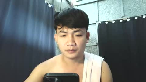 Snapshot of pinoy_petitehugecock chatting on 21, 10, 2025 alex online show from 21, 10, 2025