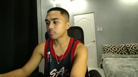 Snapshot of pinoyadriannexxx chatting on 28, 9, 2025 Adrianne online show from 28, 9, 2025