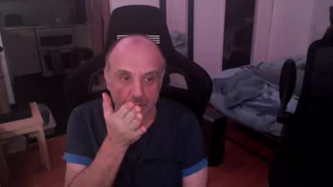 Snapshot of pip10 chatting on 19, 10, 2025 pip10 online show from 19, 10, 2025