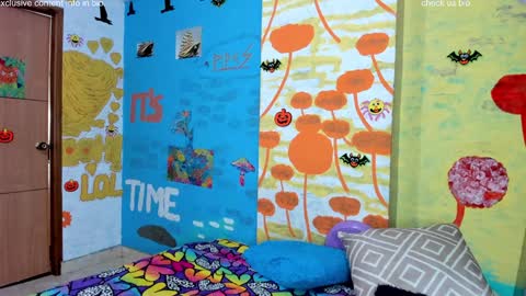 Snapshot of pipeshowtime chatting on 17, 12, 2024 VALENTINA y PIPE online show from 17, 12, 2024