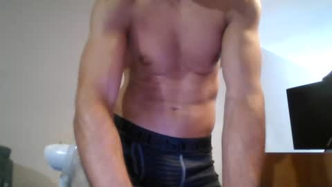 Snapshot of pitruki00 chatting on 9, 7, 2026 pitruki00 online show from 9, 7, 2026