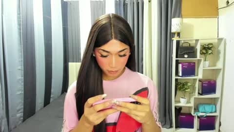pixiedoll_ online show from 29, 6, 2026