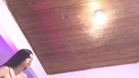 Angie Henao online show from 17, 12, 2024