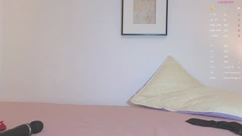 Angie Henao online show from 3, 1, 2025