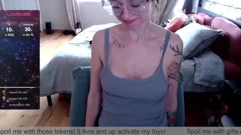 Plantbabeee online show from 9, 1, 2025