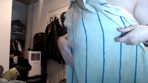 pleasantdinosaurus7537 online show from 7, 10, 2025