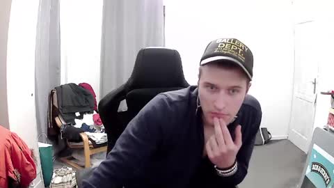 plkrisztian online show from 19, 4, 2026