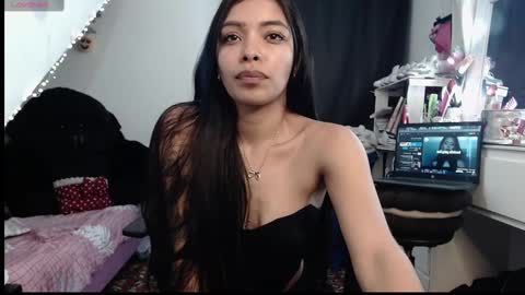 Snapshot of pocahot222 chatting on 3, 10, 2025 pocahot222 online show from 3, 10, 2025