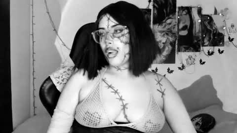 Snapshot of poison_willow chatting on 18, 10, 2025 Willow Hours 12pm to 630pm Colombian time FRIDAY AND SUNDAY FREE DAYS online show from 18, 10, 2025