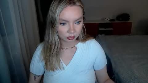 Snapshot of polinajones chatting on 4, 6, 2026 PolinaJones online show from 4, 6, 2026