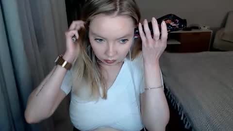 Snapshot of polinajones chatting on 9, 6, 2026 PolinaJones online show from 9, 6, 2026