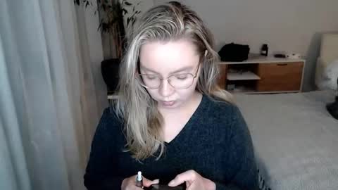 Snapshot of polinajones chatting on 10, 6, 2026 PolinaJones online show from 10, 6, 2026