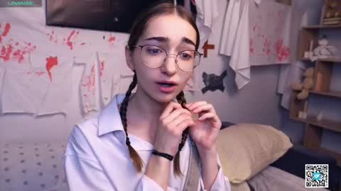 Polly online show from 1, 11, 2025