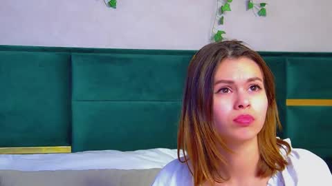 Snapshot of pollylanders chatting on 2, 3, 2025 Polly online show from 2, 3, 2025