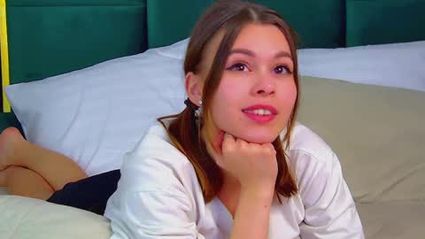 Snapshot of pollylanders chatting on 11, 3, 2025 Polly online show from 11, 3, 2025