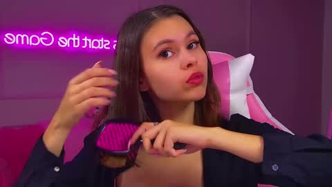 Snapshot of pollylanders chatting on 10, 10, 2025 Polly online show from 10, 10, 2025