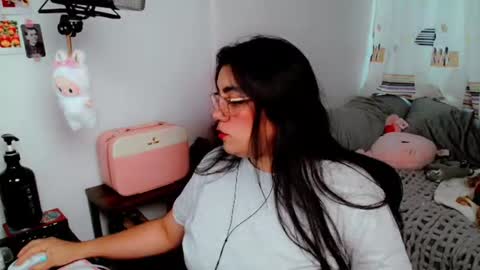 Poppy Kensington online show from 30, 6, 2026