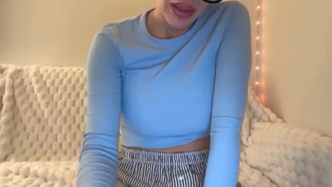 Snapshot of poppyknox chatting on 14, 11, 2025 Poppy Knox online show from 14, 11, 2025