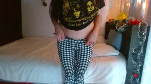 Snapshot of porcelainlux chatting on 4, 1, 2025 porcelainlux online show from 4, 1, 2025