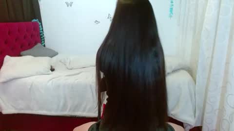 Snapshot of porcelainlux chatting on 2, 3, 2025 porcelainlux online show from 2, 3, 2025