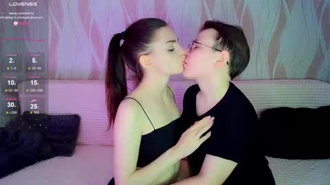 Ana and Tati online show from 21, 10, 2025