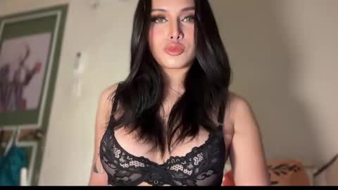 Oh my Amber online show from 5, 2, 2025