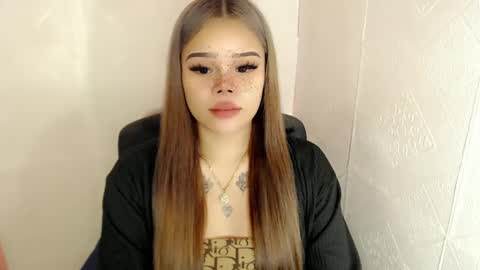 MAXXINE online show from 17, 2, 2025