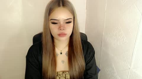 MAXXINE online show from 20, 2, 2025