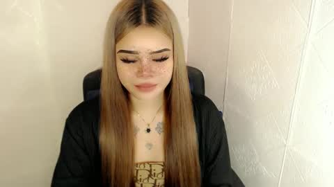 MAXXINE online show from 8, 3, 2025