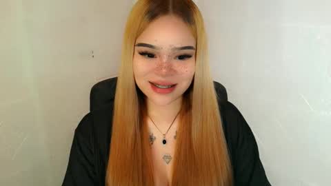 MAXXINE online show from 2, 12, 2025