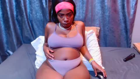 Snapshot of preggynwild chatting on 13, 6, 2026 preggynwild online show from 13, 6, 2026