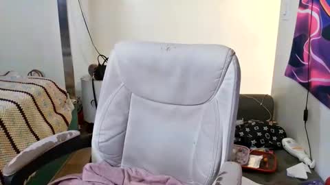 Yasmine pretty online show from 14, 12, 2025