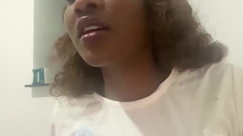 independent model online show from 19, 9, 2025