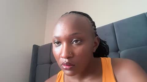 independent model online show from 15, 10, 2025