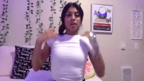 pretty_girl828687 online show from 12, 11, 2025