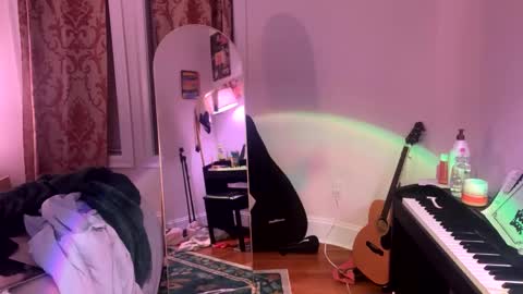 Snapshot of pretty_in_p1nk chatting on 16, 12, 2024 Sophie online show from 16, 12, 2024