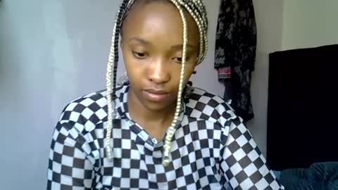 pretty jazminee online show from 19, 7, 2026
