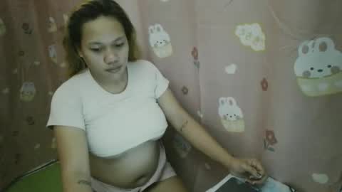 pretty_lyn08 online show from 24, 4, 2026