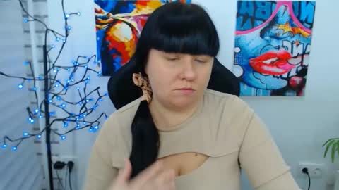 pretty_malika online show from 25, 11, 2025