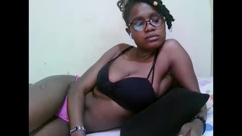 pretty_mellan online show from 2, 2, 2025