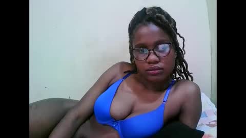 pretty_mellan online show from 13, 2, 2025