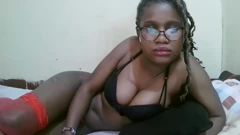 pretty_mellan online show from 14, 2, 2025