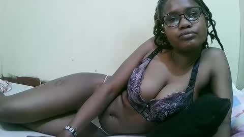 pretty_mellan online show from 17, 2, 2025