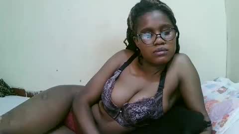 pretty_mellan online show from 6, 3, 2025