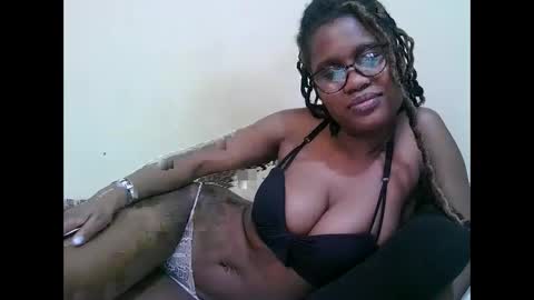 pretty_mellan online show from 11, 3, 2025