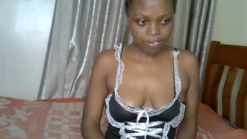 SaraCattra online show from 4, 10, 2025