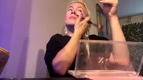 Missy  Jack online show from 19, 4, 2026